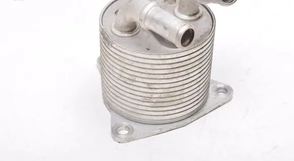 Volvo V60 Engine oil radiator 