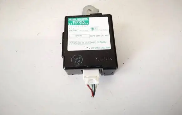 Lexus RX 300 Door control unit/module 8974148030