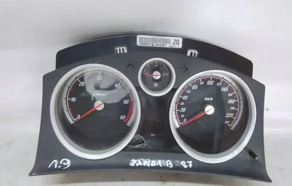 Opel Zafira B Speedometer (instrument cluster) 13225977