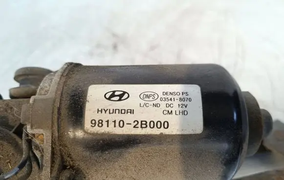Hyundai Santa Fe Front wiper linkage and motor 981102B000 035418070