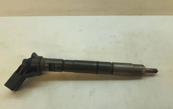 Audi A6 S6 C6 4F Fuel injector 059130277BD 080901 0445115079