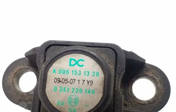 Mercedes-Benz C W204 Air pressure sensor A0061531328 0261230140