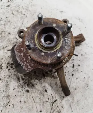 Suzuki Swift II Front wheel hub spindle knuckle