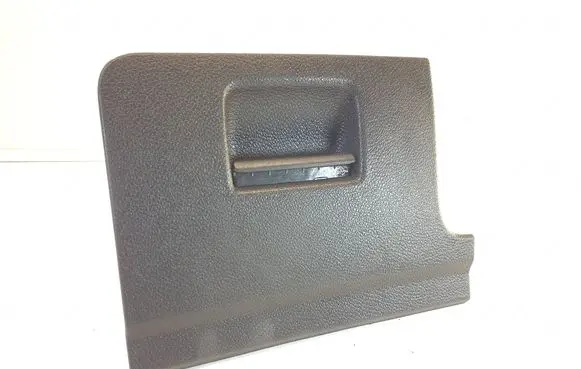 Glove box