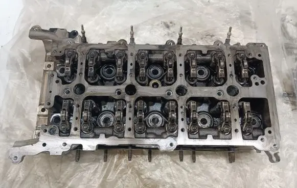 Mercedes-Benz CLA C118 X118 Engine head R654016