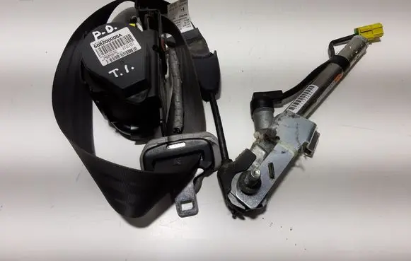 Honda CR-V Front seatbelt