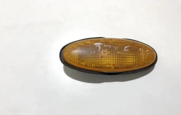 Mazda 323 F Front fender indicator light