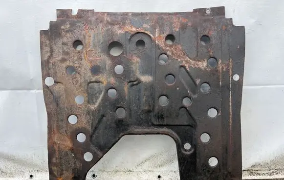 Engine splash shield/under tray