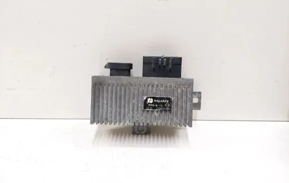 Renault Megane I Glow plug pre-heat relay 7700111525
