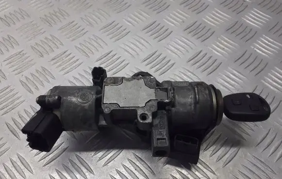 Toyota Avensis T250 Ignition lock N0501517