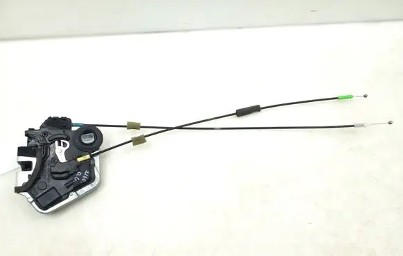 Toyota RAV 4 (XA40) Rear door lock 6905012410