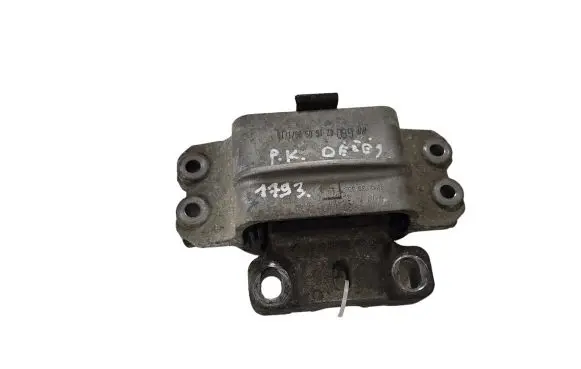 Volkswagen Golf V Engine mount bracket 1K0199555