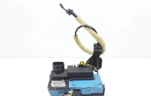 Volvo XC70 Front door lock 8650546