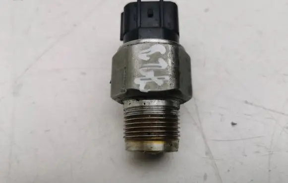 Fuel pressure sensor