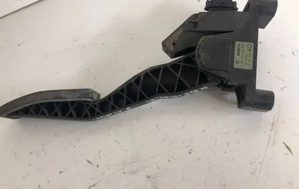 Opel Zafira A Accelerator throttle pedal 0281002298AQ