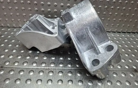 Fiat Doblo Engine mount bracket S27649741 517991100