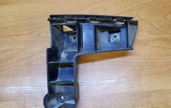 Volvo XC70 Rear bumper mounting bracket 30678651 BP3EA