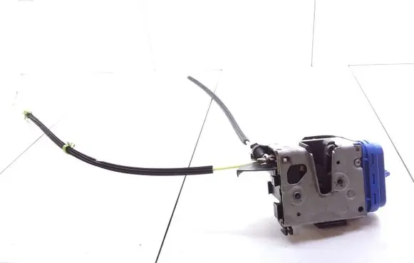 Audi A4 S4 B5 8D Rear door lock 8D0839016A