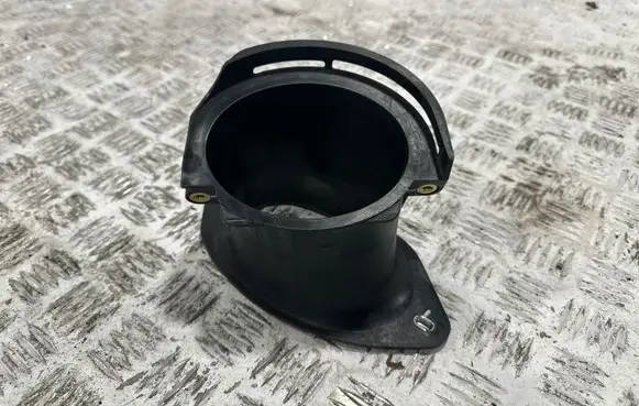 Chevrolet Corvette C8 Cabin air duct channel 84699556