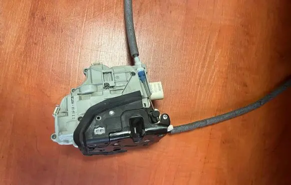 Audi A5 Rear door lock 4G0839015F