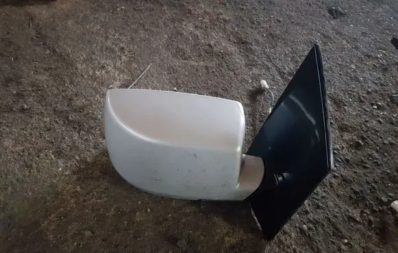 Nissan Quest Front door electric wing mirror