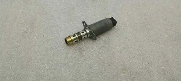 BMW 3 E92 E93 Camshaft vanos timing valve 7843118