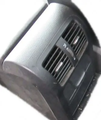 Volkswagen PASSAT B6 Rear air vent grill 