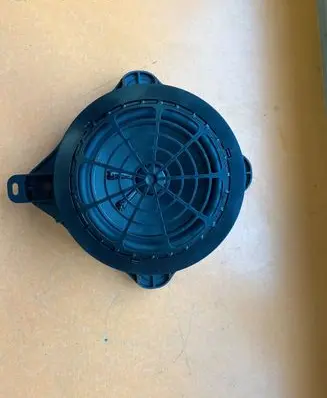 Opel Astra L Subwoofer speaker 9842087880 31H3