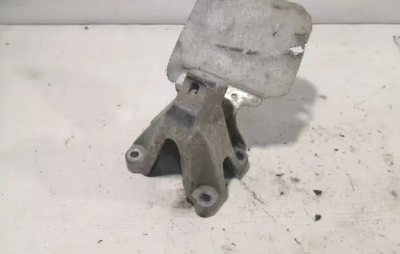 Audi A6 S6 C7 4G Engine mounting bracket 8K0199307