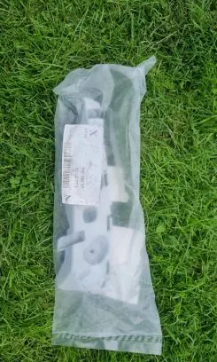 Opel Karl Rear bumper mounting bracket T33-37-34