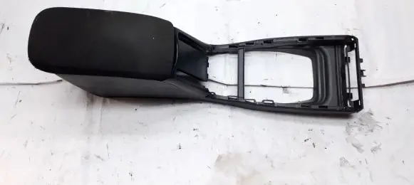 Renault Megane II Armrest use