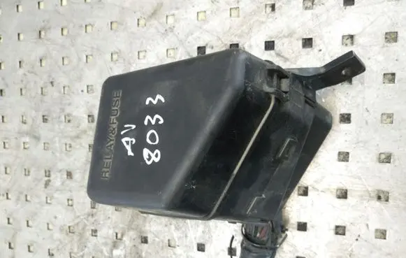 Toyota Avensis T220 Fuse module 69988