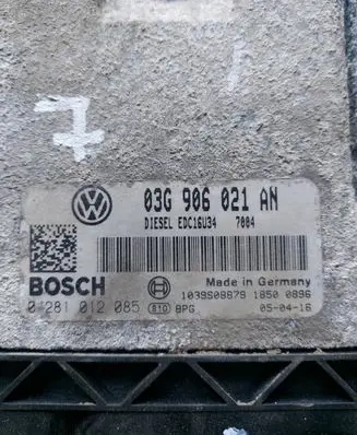Volkswagen PASSAT B6 Engine control unit/module 03G906021AN 1039S08879