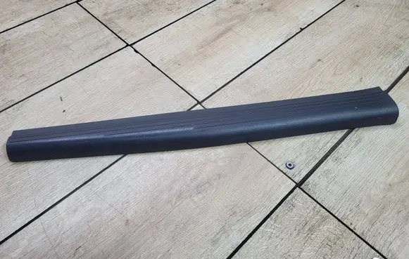 Mercedes-Benz E W211 Front sill trim cover A2116801335