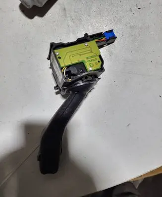 Volkswagen PASSAT B7 Wiper control stalk 1K0953519A 01203506 20350641226236