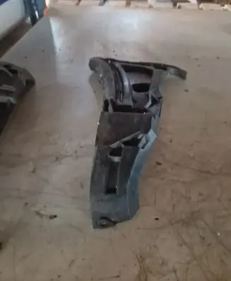 Volvo XC90 Front bumper mounting bracket 30698129