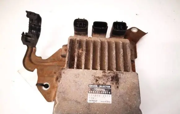 Toyota Avensis T250 Fuel injection control unit/module 8987120070