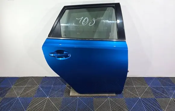 Toyota Auris E180 Rear door PAINTCODE8T7