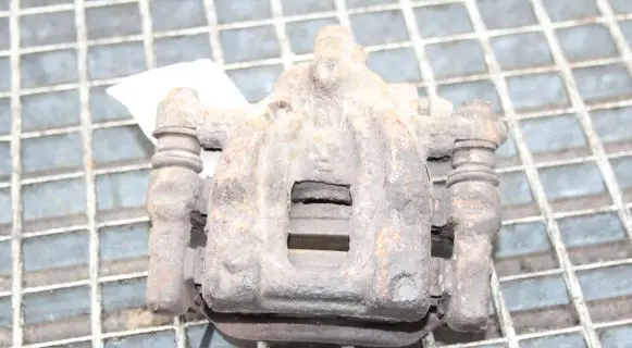 Honda CR-V Rear brake caliper