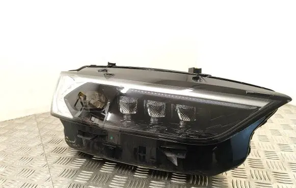 Citroen DS7 Crossback Headlight/headlamp 9831755680