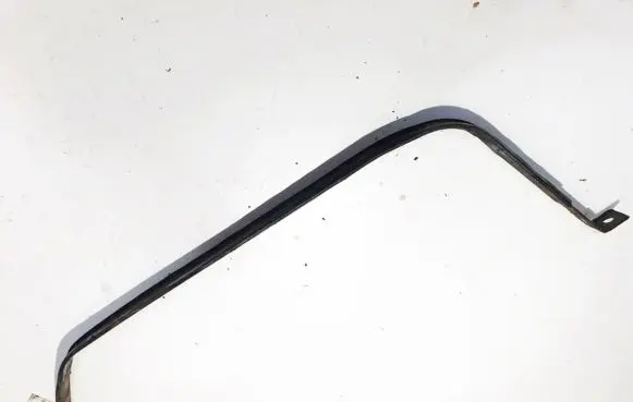 Fuel tank mounting bracket