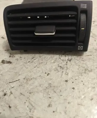 Toyota Avensis T250 Dash center air vent grill 8518C