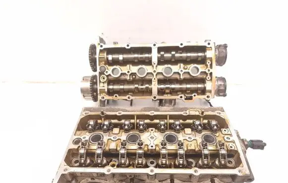 Volkswagen Golf VI Engine head 03C103358BA 03C103475BC