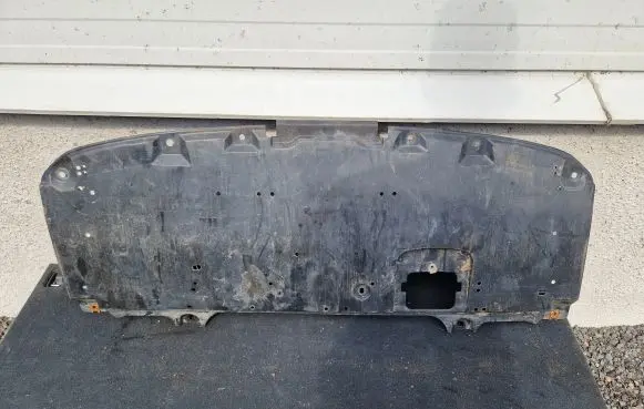 Mazda 6 Engine splash shield/under tray GHP95611Y