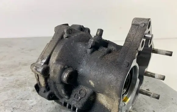 Gearbox transfer box case