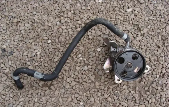 Nissan Navara D23 Power steering pump 4JA0B