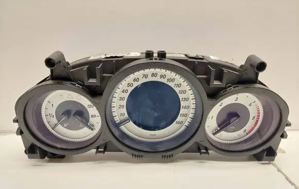 Mercedes-Benz C W204 Speedometer (instrument cluster) A2049004408 A2C33221900