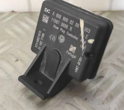 Renault Express Glow plug pre-heat relay A6089000200 110679886R