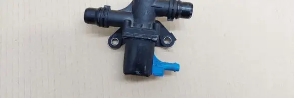 Peugeot 5008 II Coolant heater control valve 