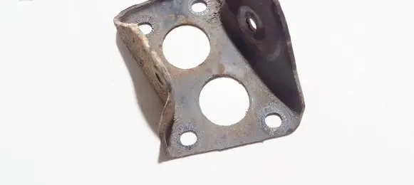 Volkswagen Golf IV Engine mounting bracket